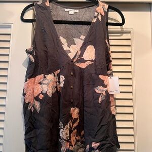 NWT O’Neill Floral Sleeveless Button Down